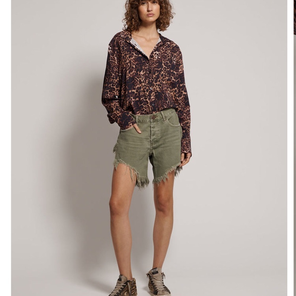 Olive Green Frayed Hem Women Shorts